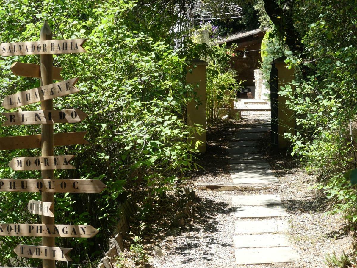 Les 3 Saisons Bed & Breakfast Cucuron Exterior photo